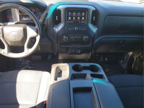 Used 2020 Chevrolet Silverado 1500 Custom w/ Custom Value Package image 10