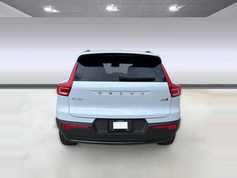 Used 2026 Volvo XC40 B5 Plus w/ Protection Package Premier AWD/4WD image 10