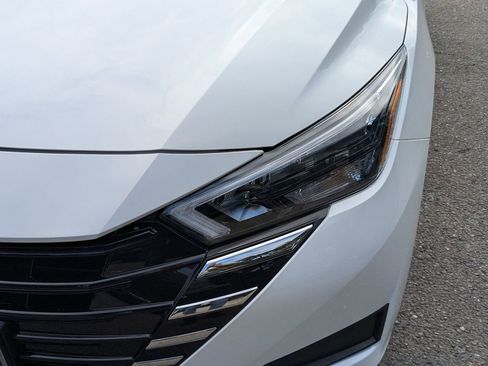 New 2025 Nissan Versa SV image 10