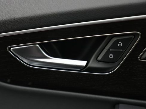 Used 2025 Audi Q7 3.0T Prestige w/ Prestige Package image 18