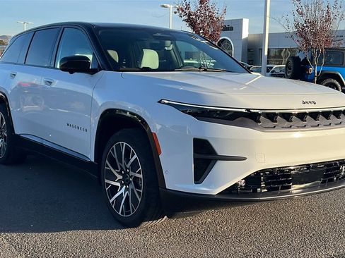 Used 2025 Jeep Wagoneer S Limited w/ Comfort Package image 3