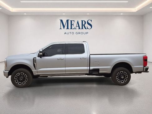 Used 2024 Ford F350 Platinum w/ FX4 Off-Road Package AWD/4WD image 2