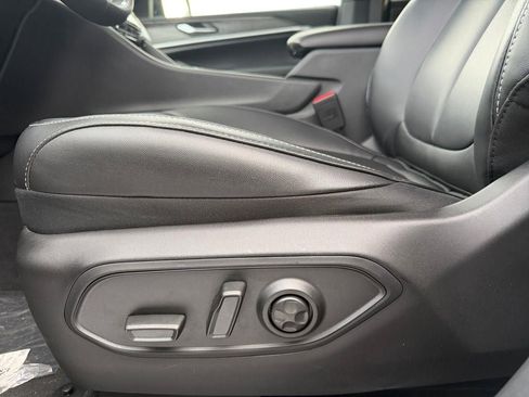 New 2025 Jeep Grand Cherokee Limited w/ Black Appearance Package image 16