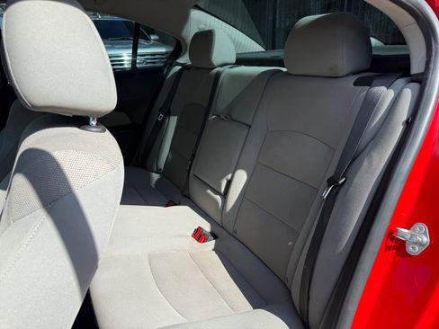 Used 2015 Chevrolet Cruze LT image 12