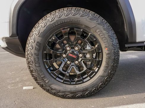 New 2026 GMC Canyon Elevation w/ Convenience Package RWD image 7