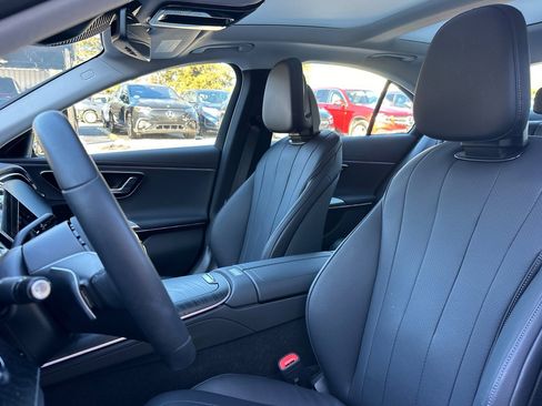 Used 2025 Mercedes-Benz E 350 Sedan image 5