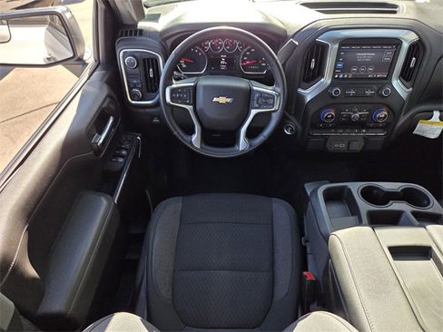 Used 2022 Chevrolet Silverado 1500 LT image 12