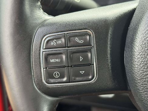 Used 2018 Jeep Wrangler Unlimited Sahara w/ Connectivity Group AWD/4WD image 18