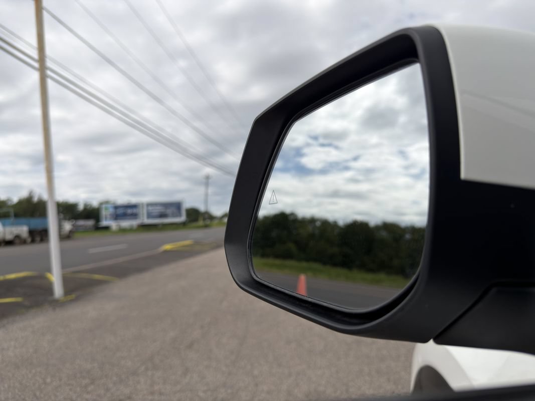 Used 2023 Kia Niro EX FWD image 12