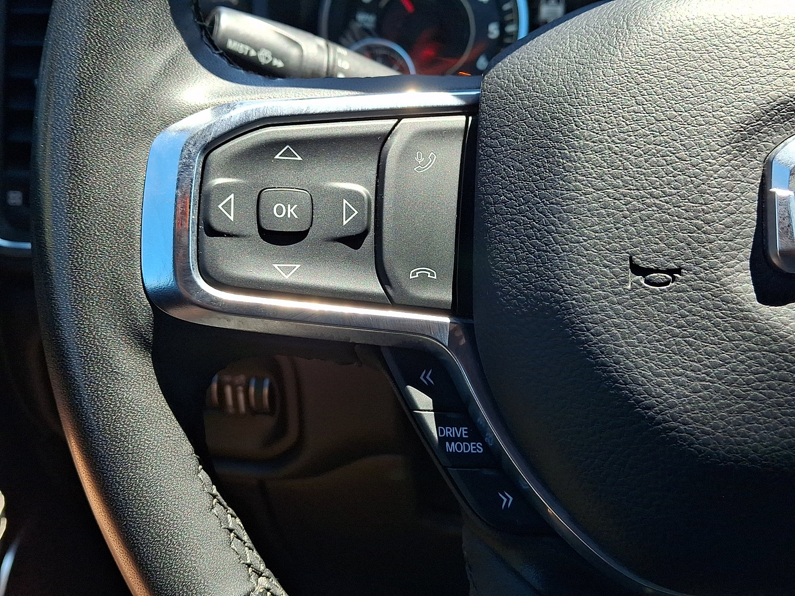 Used 2025 RAM 1500 Laramie AWD/4WD image 20