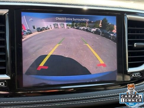 Used 2023 Chrysler Pacifica Touring-L AWD/4WD image 15
