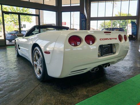 Used 2004 Chevrolet Corvette Convertible w/ Preferred Equipment Group RWD image 4