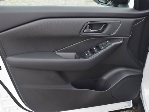 Used 2026 Nissan Rogue S FWD image 20