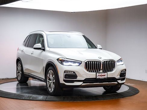 Used 2021 BMW X5 xDrive45e w/ Parking Assistance Package image 3