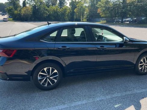 Used 2024 Volkswagen Jetta S image 5