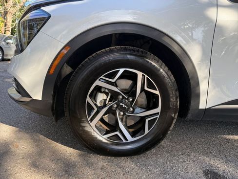 Used 2025 Kia Sportage LX image 24