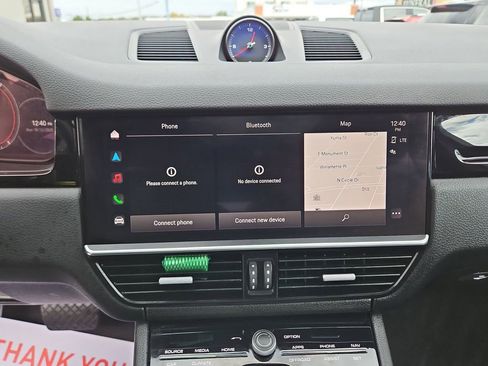 Used 2022 Porsche Cayenne image 15