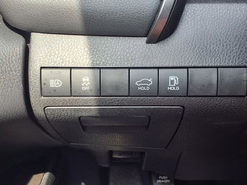 Used 2023 Toyota Camry SE image 16