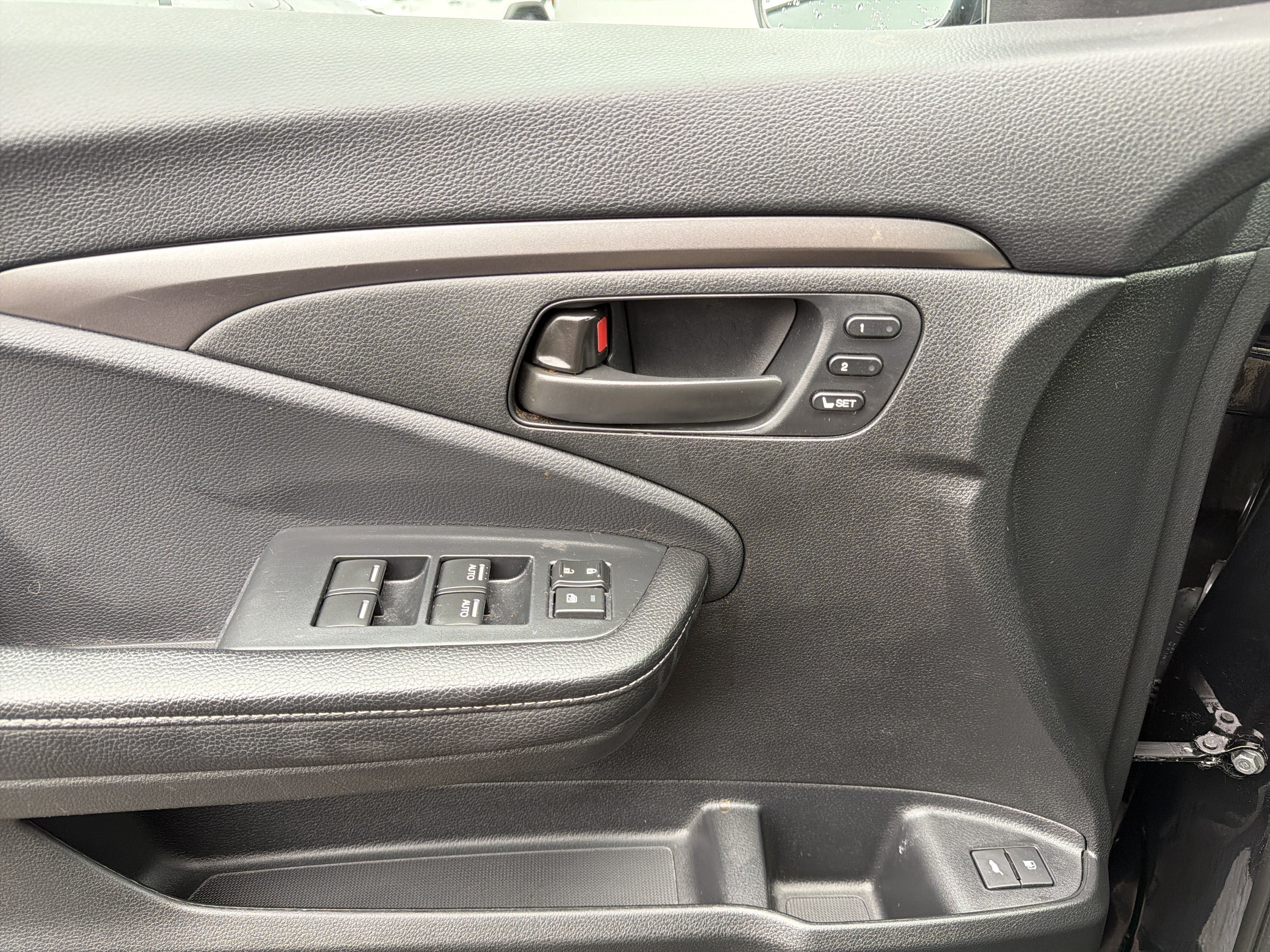 Used 2025 Honda Passport EX-L image 15