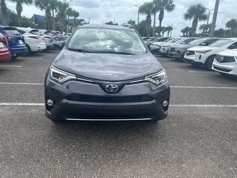 Used 2017 Toyota RAV4 Limited AWD/4WD image 6