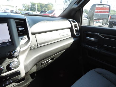 Used 2024 RAM 2500 Big Horn w/ Bed Utility Group image 11
