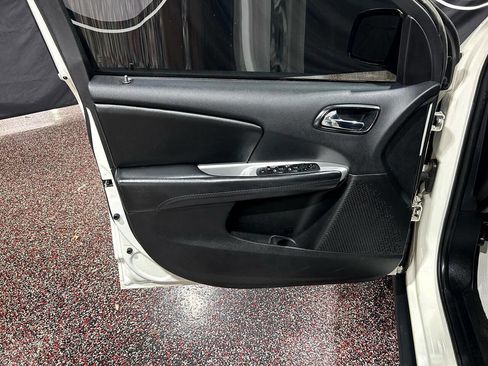 Used 2018 Dodge Journey SE image 7