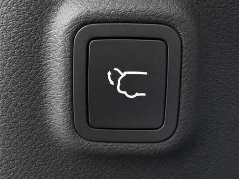 Used 2022 Jeep Cherokee Limited AWD/4WD image 9