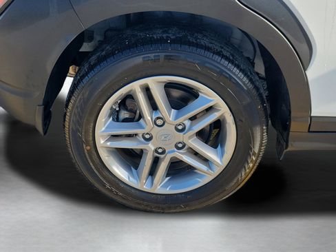 Certified 2023 Hyundai Kona SE w/ Cargo Package image 5