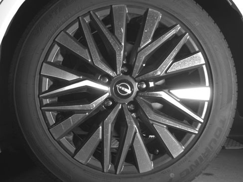 Used 2025 Nissan Altima 2.5 SV image 14