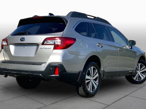Used 2018 Subaru Outback 2.5i Limited AWD/4WD image 13
