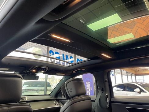 Used 2022 Mercedes-Benz S 500 4MATIC w/ AMG Line Package image 23