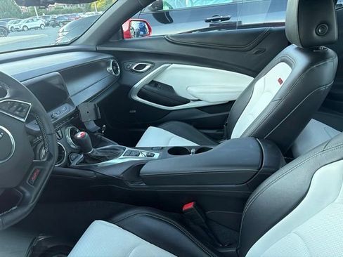 Used 2016 Chevrolet Camaro SS RWD image 3