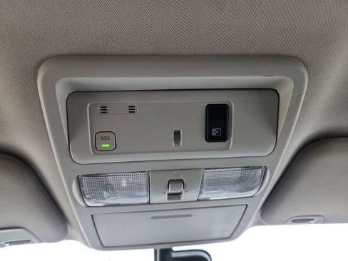 Used 2018 Nissan Titan SL image 50