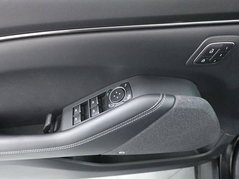 Certified 2025 Ford Mustang Mach-E Premium image 9