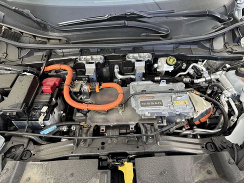 New 2025 Nissan Ariya AWD image 28