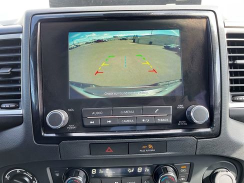 Used 2022 Nissan Frontier SV w/ Technology Package image 13