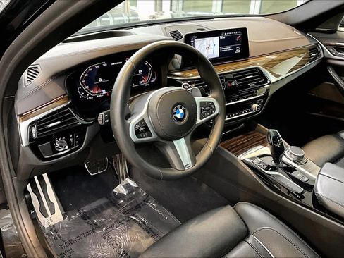 Used 2020 BMW M550i xDrive M550i xDrive w/ Executive Package image 17