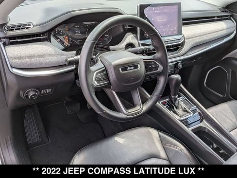 Used 2022 Jeep Compass Latitude AWD/4WD image 2