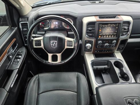 Used 2017 RAM 1500 Laramie w/ Convenience Group AWD/4WD image 2