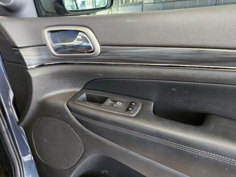 Used 2020 Jeep Grand Cherokee Limited X image 37