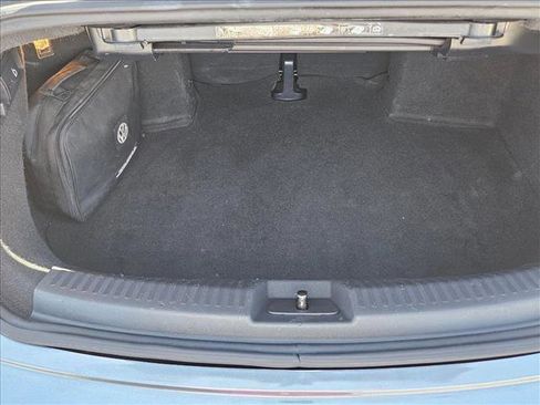Used 2019 Volkswagen Beetle 2.0T SE FWD image 6