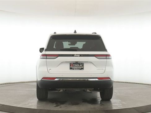 Used 2025 Jeep Grand Cherokee Limited image 11