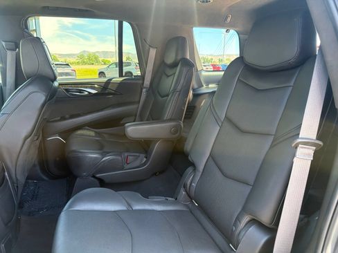 Used 2015 Cadillac Escalade Platinum AWD/4WD image 22