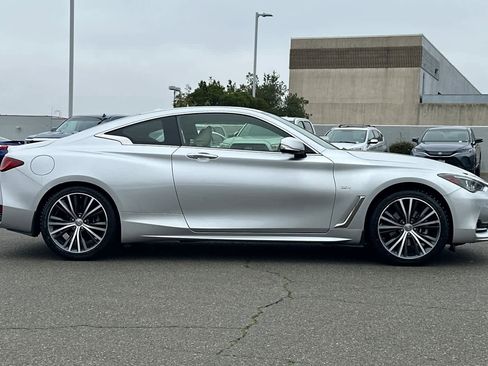 Used 2017 INFINITI Q60 w/ Premium Plus Package 2.0T image 6