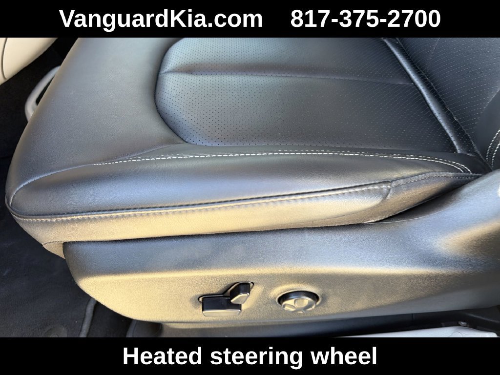 Used 2024 Chrysler Pacifica Touring-L FWD image 16