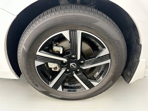 Used 2025 Nissan Sentra SV FWD image 34