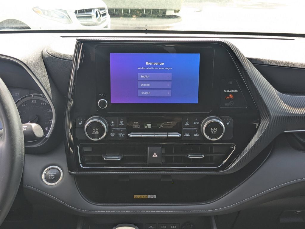 Used 2024 Toyota Highlander XSE FWD image 5