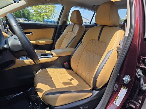 Used 2023 Nissan Sentra SV w/ SV Premium Package FWD image 12