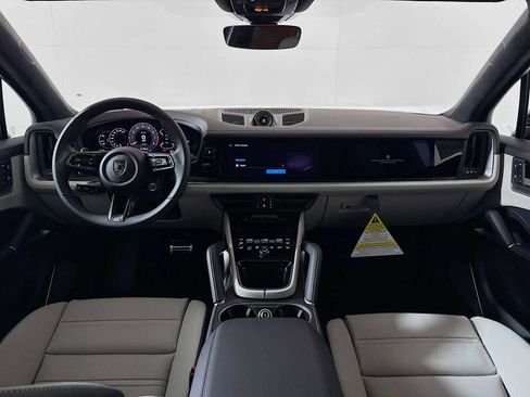New 2025 Porsche Cayenne Turbo image 33