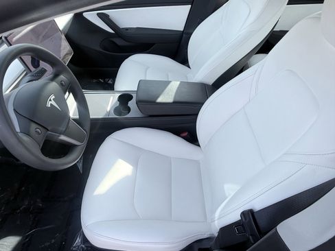 Used 2021 Tesla Model 3 Standard Range Plus image 23